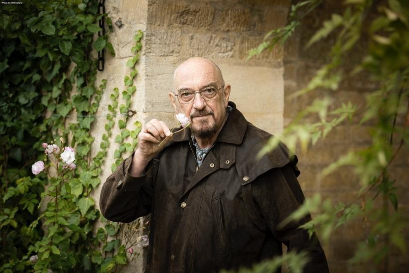 Ian Anderson On The Historical Threads Of Fanaticism, Playing Ageless Instruments & Jethro Tull's New Album 'The Zealot Gene'